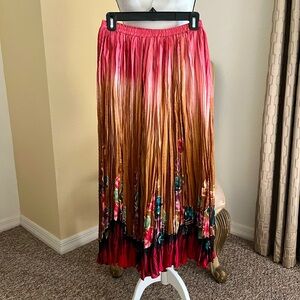 Mes Demoiselles Mapou “Gorgeous” 100% Silk Skirt w/Painted Flowers.
Size 34/XS